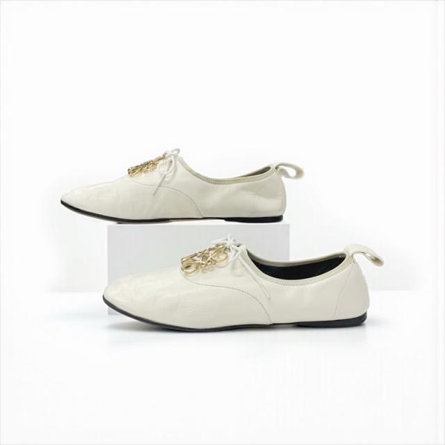 ロエベ LOEWE フラットシューズ 靴 シューズ レザー ホワイト系