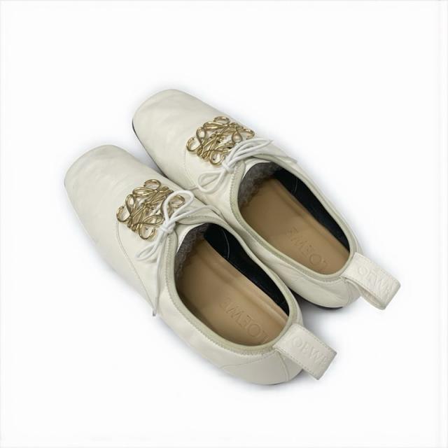 ロエベ LOEWE フラットシューズ 靴 シューズ レザー ホワイト系 ゴールド アナグラム ソフトダービー レースアップシューズ ロエベ LOEWE フラットシューズ 靴 シューズ レザー ホワイト系