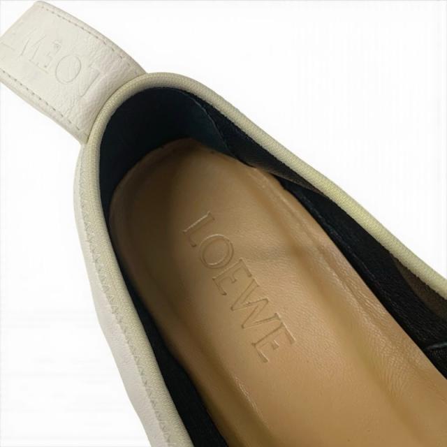 ロエベ LOEWE フラットシューズ 靴 シューズ レザー ホワイト系