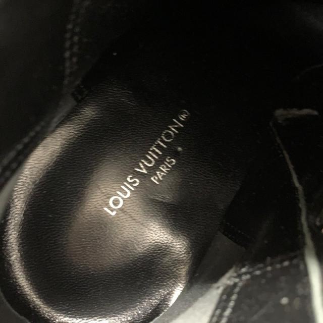ルイヴィトン LOUIS VUITTON 影ぼうし生産ライン モノグラム ブーツ 遊撃手ブーツ 靴 シューズ なめし革 黒いこと 赤銅色