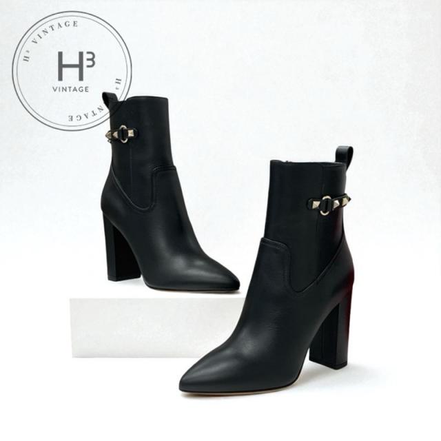 ヴァレンティノ VALENTINO ブーツ ショートブーツ 靴 シューズ レザー ブラック 黒 ゴールド 未使用 ロックスタッズ ベルト