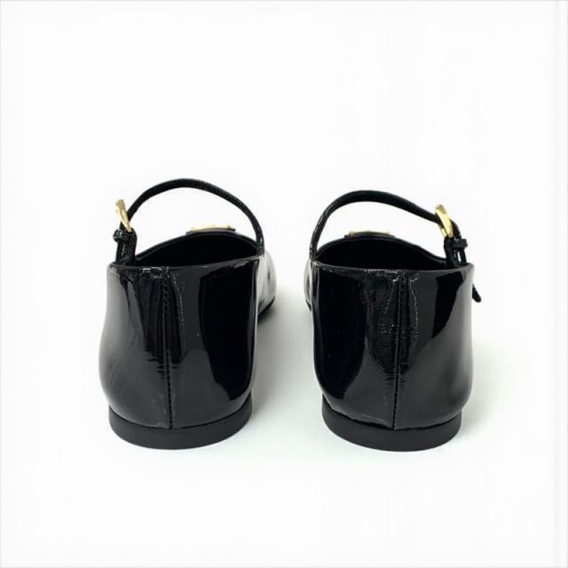 プラダ PRADA フラットシューズ 靴 シューズ パテント ブラック 黒 ゴールド 未使用 トライアングルロゴ ストラップ バレリーナ PRADA（プラダ） バレエシューズ フラットシューズ バレリーナ