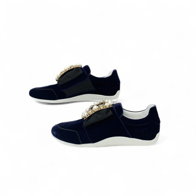 ロジェヴィヴィエ Roger Vivier スニーカー 靴 シューズ ベロア サテン ネイビー ブラック スリッポン パール ビジュー_2