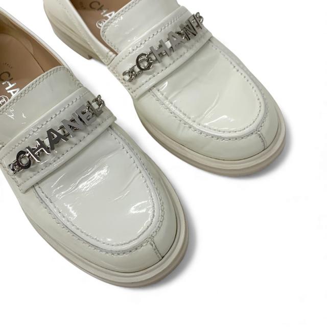 シャネル CHANEL ローファー 革靴 靴 シューズ パテント ホワイト 白 シルバー ロゴ ココマーク チェーン_7