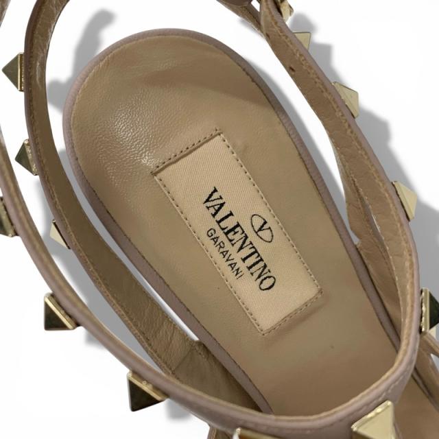ヴァレンティノ VALENTINO パンプス 靴 シューズ パテント レザー アイボリー ピンクベージュ ゴールド ロックスタッズ ストラップ