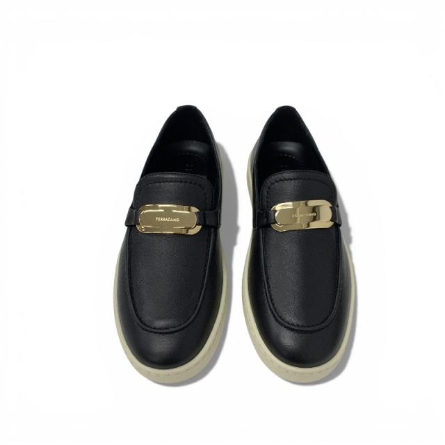 フェラガモ FERRAGAMO スニーカー 靴 シューズ レザー ブラック ゴールド ロゴプレート スリッポン フラットシューズ_1