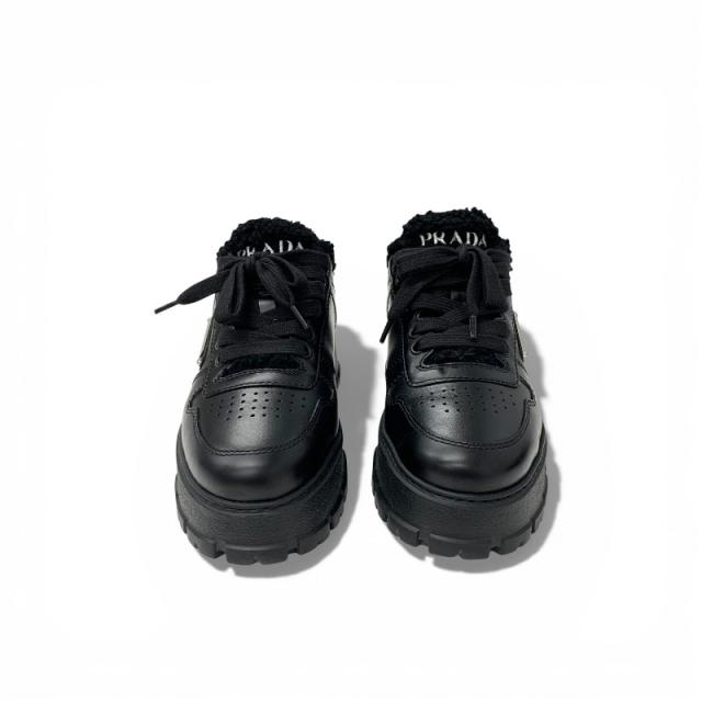 プラダ PRADA スニーカー 靴 シューズ レザー ムートン ブラック 黒 トライアングルロゴ ボア_1