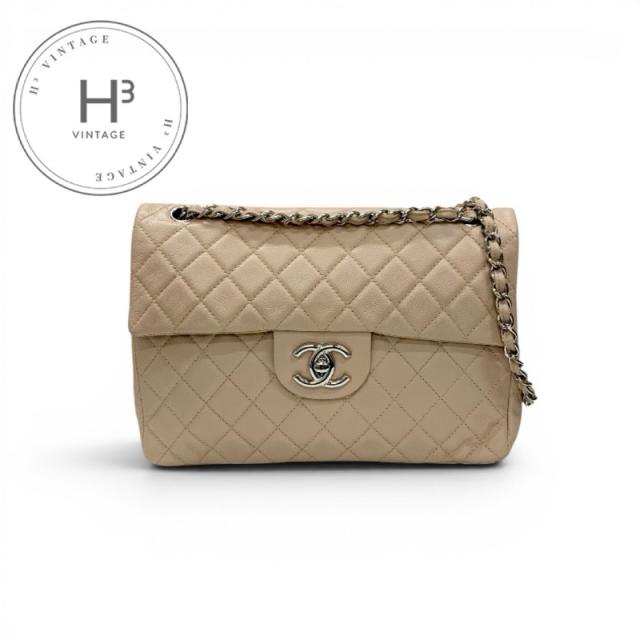 シャネル CHANEL バッグ ショルダーバッグ ベージュ シルバー デカマトラッセ ターンロック ココマーク シングルフラップ 308,385円