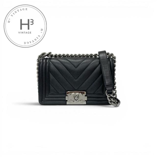 シャネル CHANEL バッグ ショルダーバッグ ブラック シルバー ボーイシャネル20 ココマーク シェブロン シングルフラップ