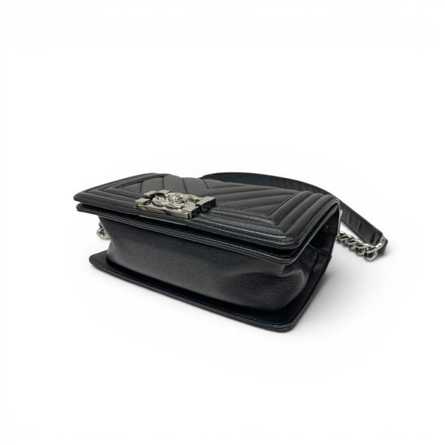 シャネル CHANEL バッグ ショルダーバッグ ブラック シルバー ボーイシャネル20 ココマーク シェブロン シングルフラップ_3