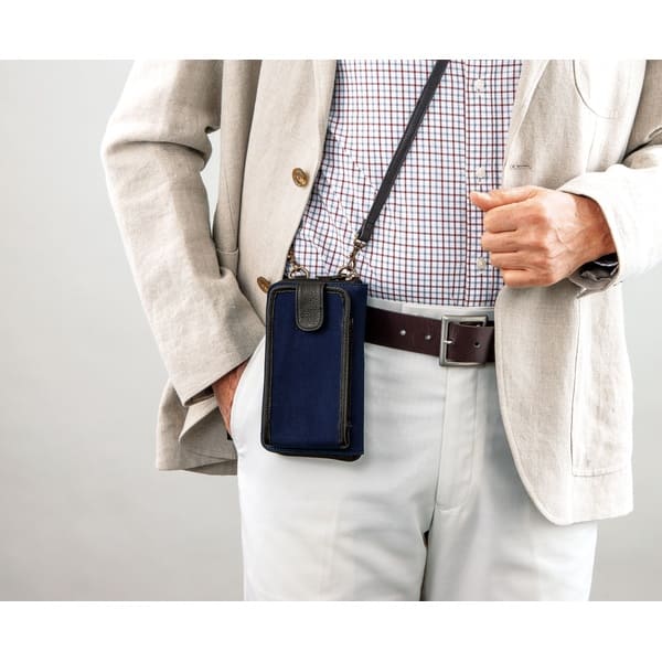 最安値，格安 I・E・I スマホも入る多機能マルチウォレット「悠遊散歩