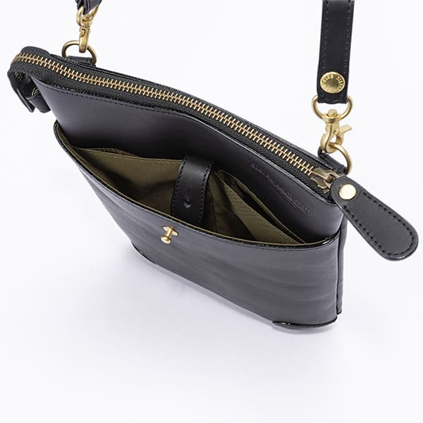 イケテイ シルバーレイククラブ ヴォイス レザーショルダーバッグ 縦型