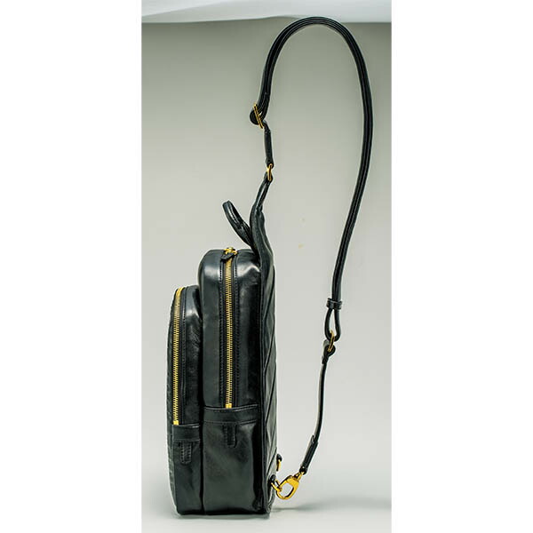 I・E・I プロヴェンザノ カイマーノ・ネーロ ワンショルダーバッグ