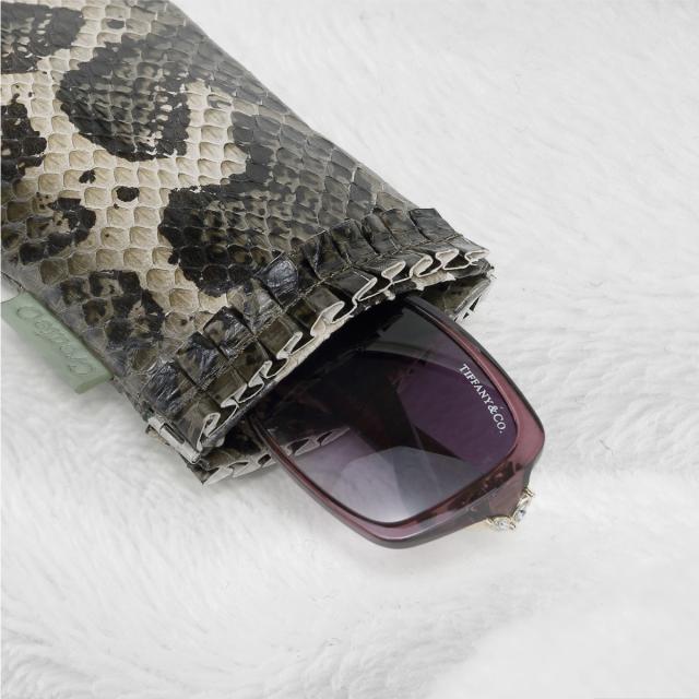 メガネケースおしゃれパイソン本革レディーススリムコンパクト5色眼鏡ケースソフトヘビ蛇革蛇皮の通販はau Pay マーケット レビューを書いて P5倍 送料無料 大型商品除く Ggbank