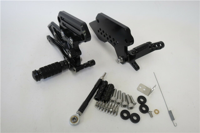 gsx250r gsx-250r 2017〜　CNC 調整式 バックステップ 黒