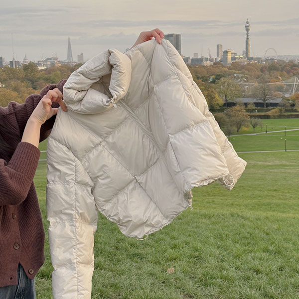 無地 ショート ボタン ポケット ファスナー ダウンジャケットコート [4カラー]」 レディース服がお得な 無地 ショート ボタン ポケット ファスナー ダウンジャケットコート [4