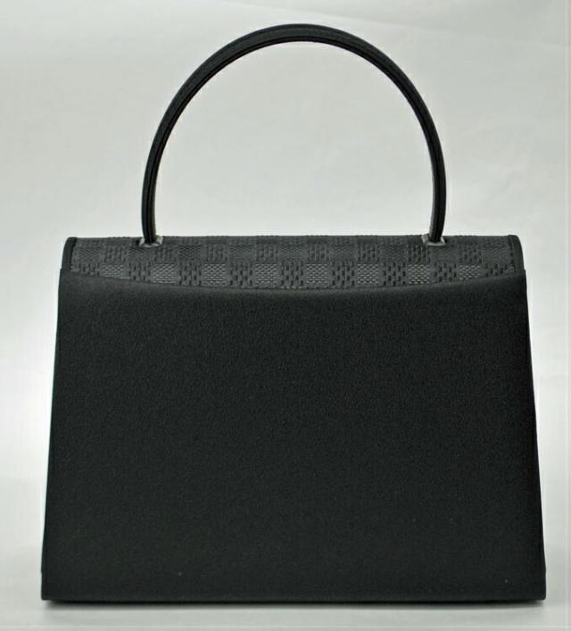 ブラックフォーマルバッグ ：RA-17500（箱入り）市松柄 博多織 IWASA 岩佐 日本製 マチ大きめ 黒 レディース 婦人 礼服用 喪服用 【冠婚葬祭 卒業式 入学式 卒園式 入園式 式典 】フォーマル用 女性用 葬式 通夜 葬儀 法事 法要 B8750 ブラックフォーマルバッグ ：RA-17500（箱入り）市松柄 博多織 IWASA