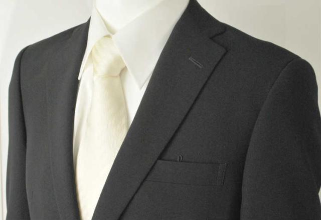 夏用 清涼 シングルブラックスーツ US18700 メンズ 紳士 略礼服 礼服【2つ釦1つ掛け★パンツ裾未処理】【A体 AB体 BB体 3〜7】黒 ブラックフォーマル 冠婚葬祭 葬儀 葬式 法事 通夜 法要 礼装 サマーフォーマル_5