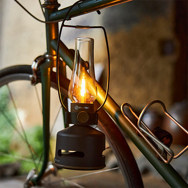 MoriMori モリモリ LED LanternSpeaker S1 URBAN SPORTS ダークブラウン FLS-2102-DB 送料無料 ランタン スピーカー USB-C充電 充電式 コードレス インテリア 照明 間接照明 ライト ランプ テーブルランプ テーブルライト スピーカー アウトドア 持ち運び可能_4