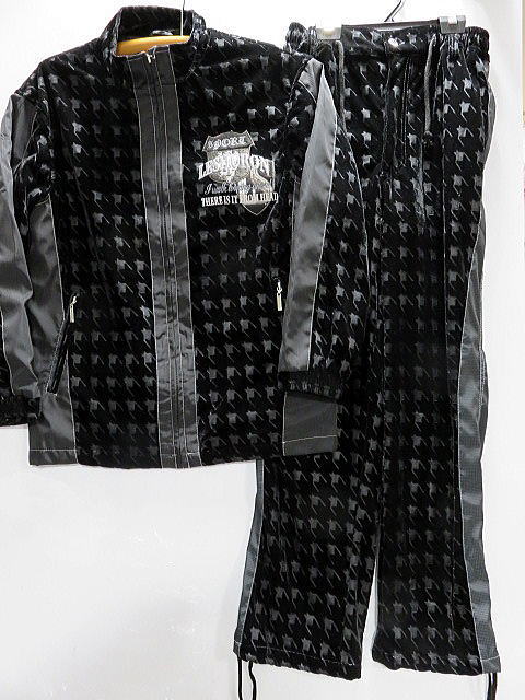 レシュロンスポーツ　　ベロア型押し　上下セット　LESHURON SPORTS