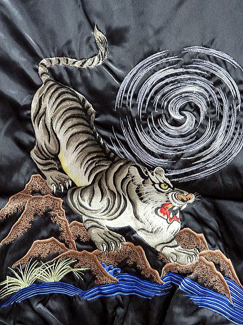 スカジャン 匠・虎刺繍 伝統工芸士の手振り刺繍の通販はau PAY