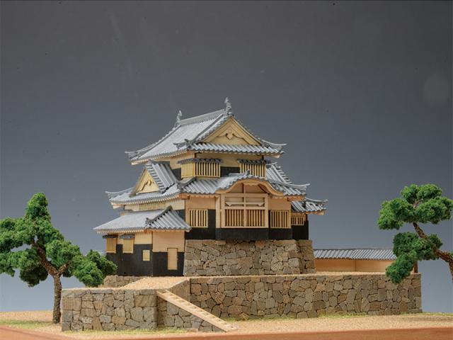 プラモデル　木製模型 1/150 松山城 Amazon | ウッディジョー 1/150 松山城 木製模型 組立キット