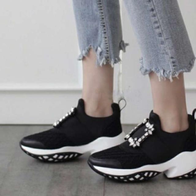 《送料無料》ビジュー メッシュ スニーカー 楽ちん 疲れにくい レディース 22 23 24 25 白 ブラック ホワイト おしゃれ かわいい 靴 痛くない スポーツ 厚底スニーカー 厚底 ダッドスニーカー 韓国ファッション シューズ 軽い 大人女子