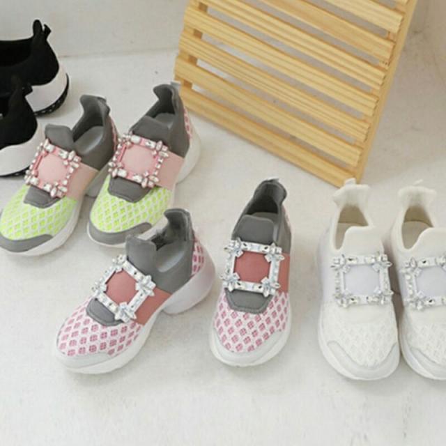 《送料無料》ビジュー メッシュ スニーカー 楽ちん 疲れにくい レディース 22 23 24 25 白 ブラック ホワイト おしゃれ かわいい 靴 痛くない スポーツ 厚底スニーカー 厚底 ダッドスニーカー 韓国ファッション シューズ 軽い 大人女子