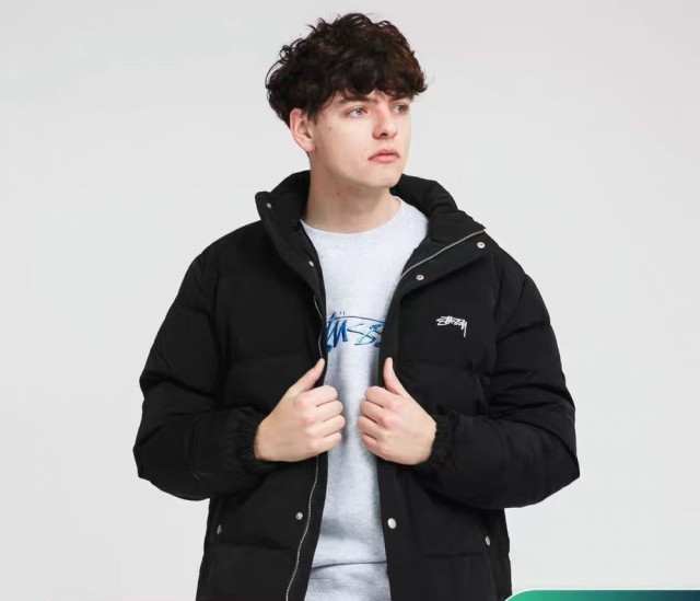 ガタン5トン  stussyダウンジャケット　ブラック ドローコード付き ガタン5トン 様専用 stussyダウンジャケット ブラック ドローコード