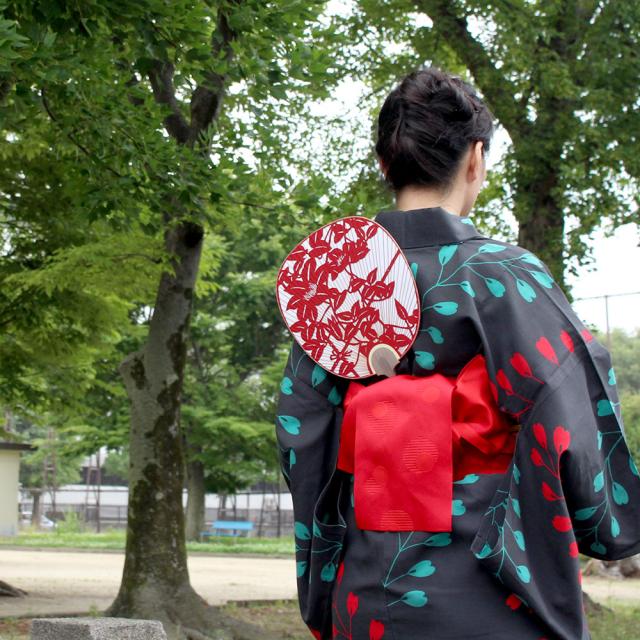 高級団扇 伝統工芸品 涼美 丸型 都うちわ 名入れ彫刻可 箱入り 送料 