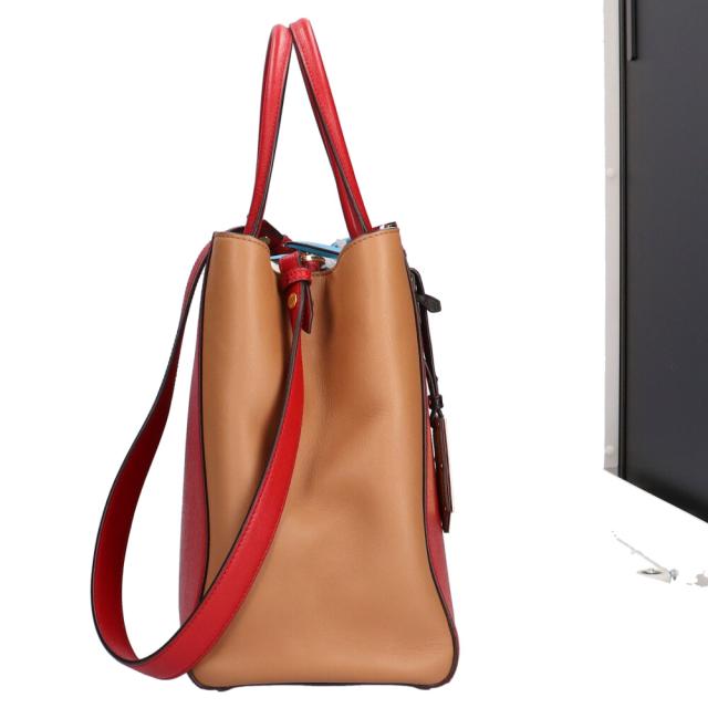 早い者勝ち!入手困難【Fendi】トゥージュール バッグ トープ ストラップ付き フェンディ FENDI トゥージュール ショルダーバッグ レザー