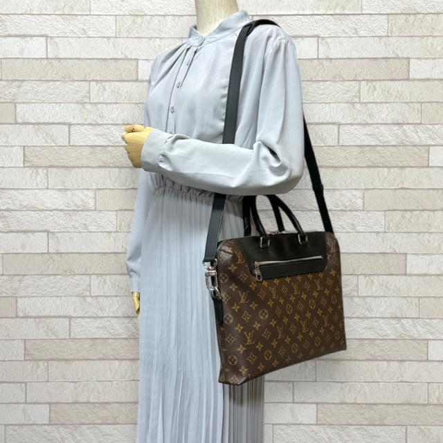 ルイヴィトン ポルトドキュマンジュール モノグラムマカサー