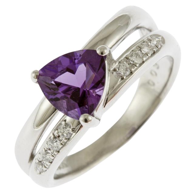 Pt900 アメジストのクラシカルなデザインリング Pt900 アメジストのクラシカルなデザインリング