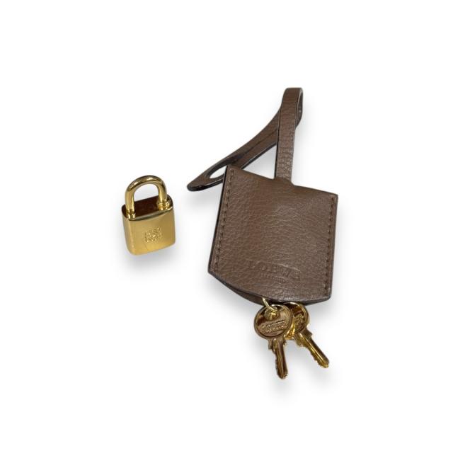 ロエベ アマソナ28 ハンドバッグ レザー 352.69LA03 ベージュ レディース LOEWE  中古 R&Kリサイクルキング