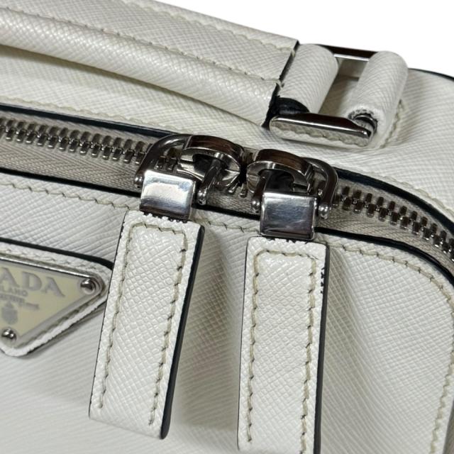 プラダ サフィアーノ ショルダーバッグ レザー ホワイト レディース