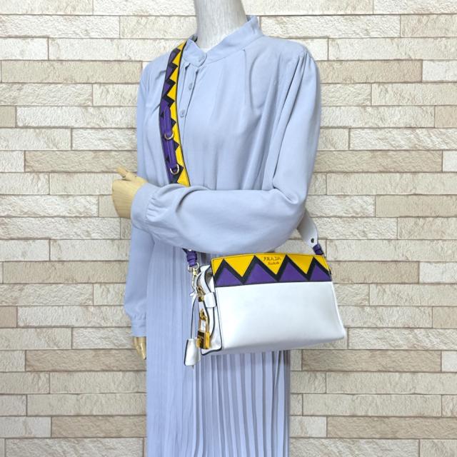 プラダ ショルダーバッグ レザー 1BH049 ホワイト レディース PRADA