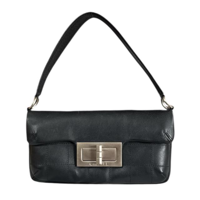 シャネル チョコバー 2.55 ショルダーバッグ レザー ブラック レディース CHANEL  中古 R&Kリサイクルキング
