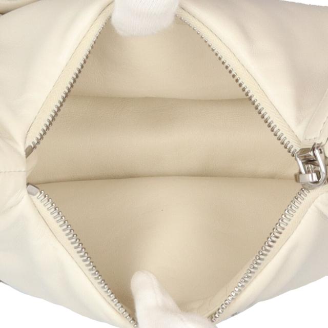 プラダ Re-Edition 2005 ショルダーバッグ レザー 1BH204 ホワイト