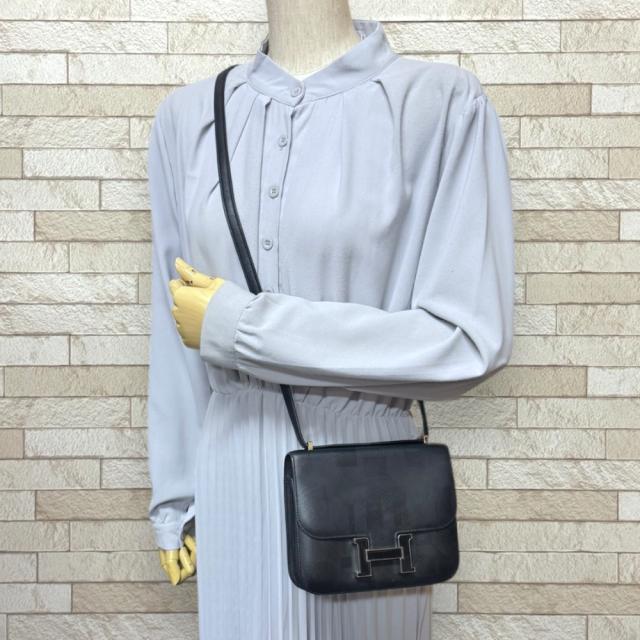 エルメス インプリメ《On a Summer Day》 コンスタンスIII 18 ショルダーバッグ ブラック レディース HERMES  中古 R&Kリサイクルキング