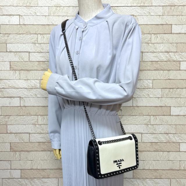 プラダ ショルダーバッグ レザー ホワイト レディース PRADA 中古 R&K