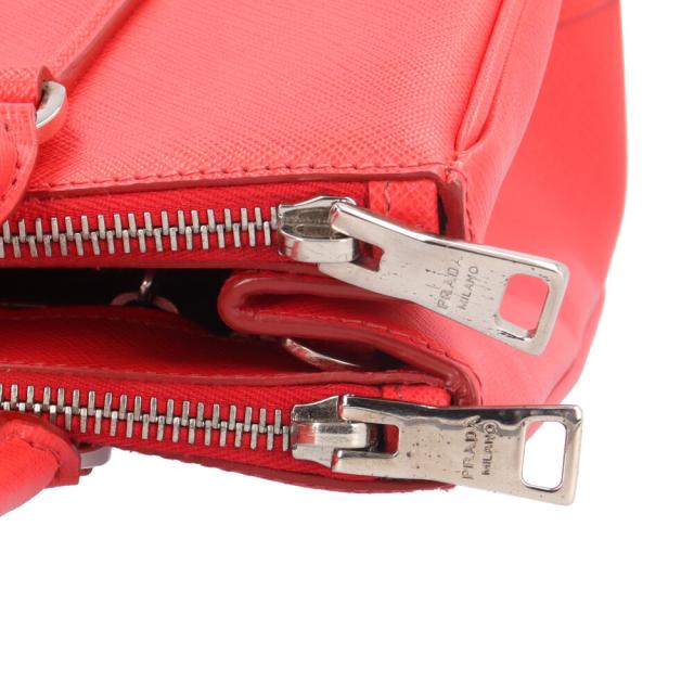 プラダ サフィアーノ ショルダーバッグ レザー レッド レディース