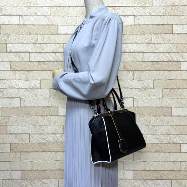 フェンディ プチトロワジュール ショルダーバッグ レザー 8BH333