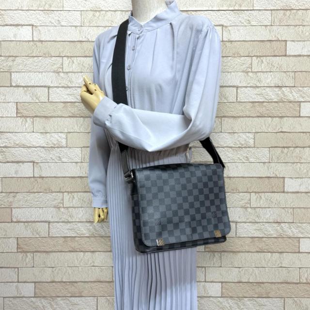 ルイヴィトン ディストリクトPM NM ダミエグラフィット ショルダーバッグ ダミエグラフィットキャンバス N41028 ブラック メンズ LOUIS VUITTON 中古 R&Kリサイクルキング_1
