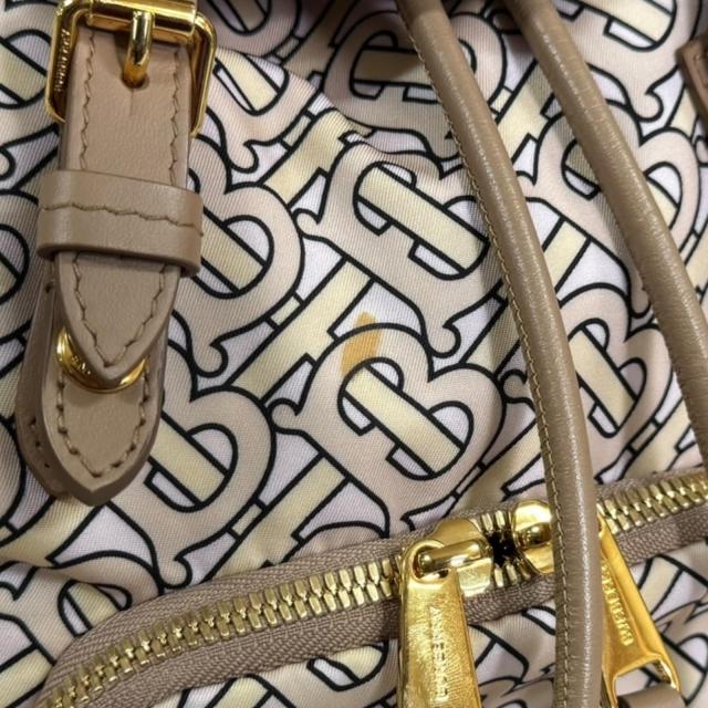 バーバリー TBモノグラム リュック・デイパック ナイロン レディース BURBERRY 中古 R&Kリサイクルキング_6