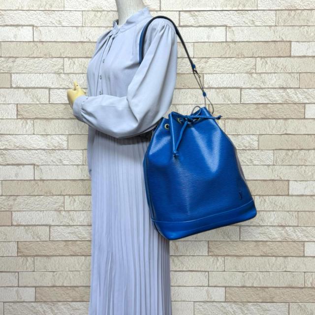 ルイヴィトン ノエ エピ ショルダーバッグ エピレザー M44005 ブルー レディース LOUIS VUITTON 中古 R&Kリサイクルキング