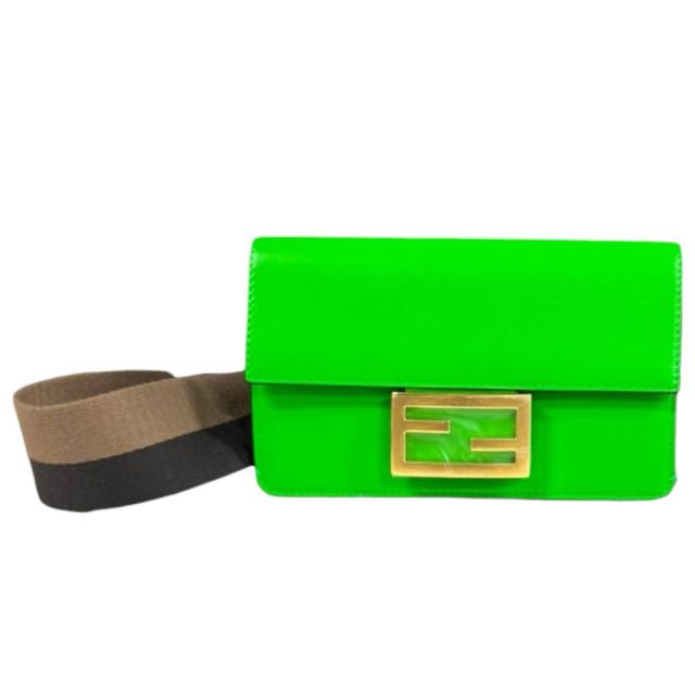 フェンディ 坦々たる バゲット ショルダーバッグ なめし革 8BS039 緑であること レディース FENDI  中古 R&K再利用第一人者