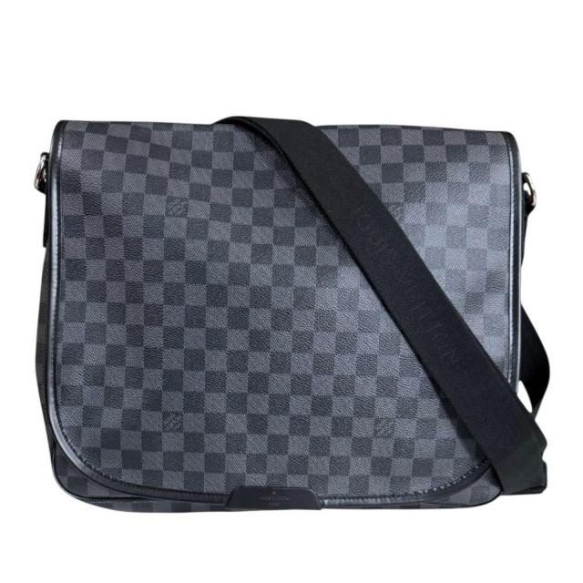 ルイヴィトン ダニエルGM ダミエグラフィット ショルダーバッグ ダミエグラフィットキャンバス N58033 ブラック メンズ LOUIS VUITTON 中古 R&Kリサイクルキング