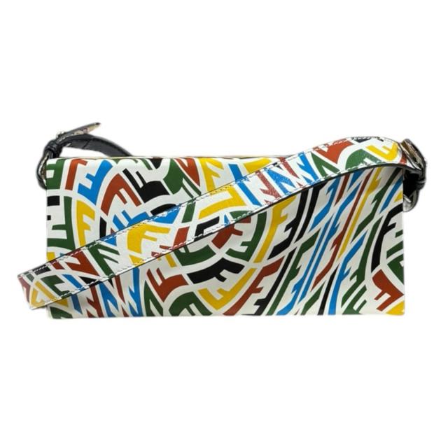 フェンディ ヴァーティゴ ボックスショルダーバッグ ズッカ ショルダーバッグ レザー 7VA520 ホワイト レディース FENDI 中古 R&Kリサイクルキング