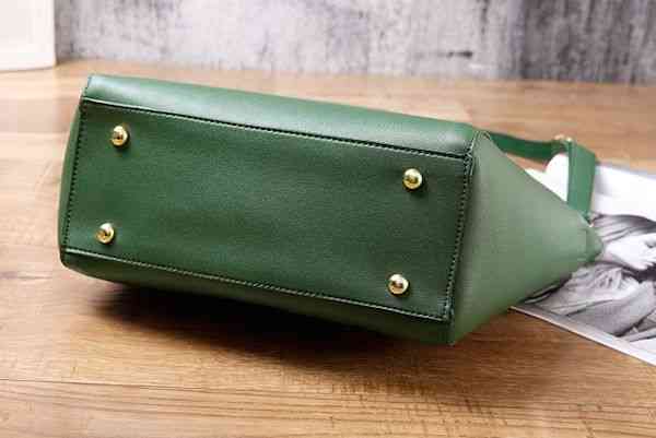 ハンドバッグ レディース ミニバッグ 秋 夏 黒 本革 軽い トートバッグ 人気 斜めがけ ミニショルダーバッグ ミニ カジュアル トート 冬 ブランド 春 レザー革 小さめ ミニトートバッグ おしゃれ ワンマイルバッグ ショルダーバッグ 財布 ランキング ブランド bag-1038の通販は