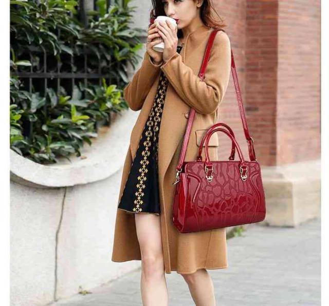 ハンドバッグ レディース ミニトートバッグ 春 ミニバッグ ブランド 小さめ 財布 小さい ワンマイルバッグ トートバッグ 革 ミニ 黒 トート 軽い レザー カジュアル ミニショルダーバッグ 秋 おしゃれ 斜めがけ 布 夏 ショルダーバッグ 冬 ランキング ブランド bag-238の通販は 5,667円